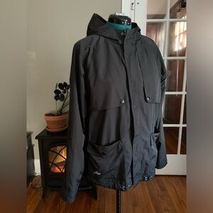 Under armour size XL lightweight hooded jacket